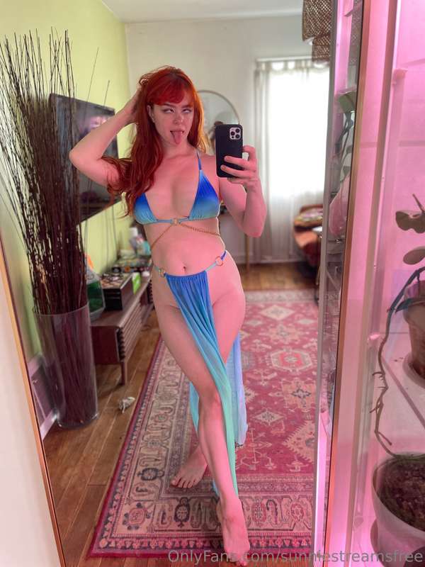 Happy SUNNIEday ☀️ maybe i should put my main page on sale a..