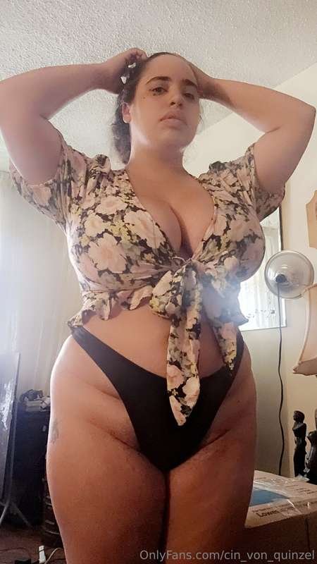 Had to try on a ton of looks for my last swimsuit shoot on S..