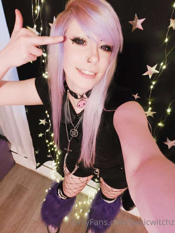 basicwitchz image #0