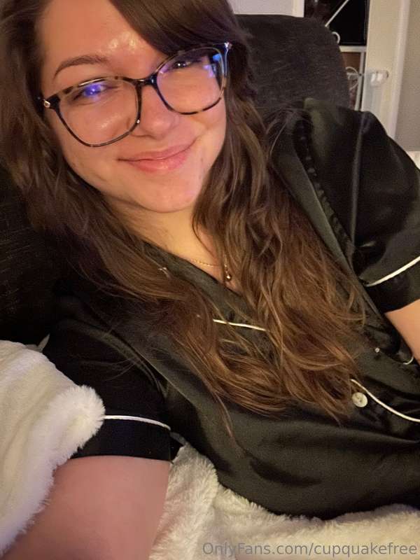 Late night "I'm back" selfie 