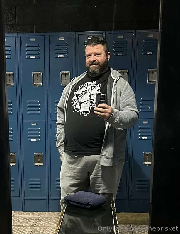 Dad dressed….then undressed😈