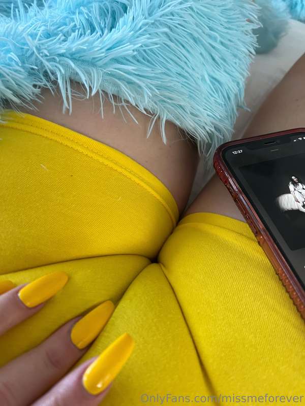 Happy TIGHT PANT TUESDAY 🤪🔥