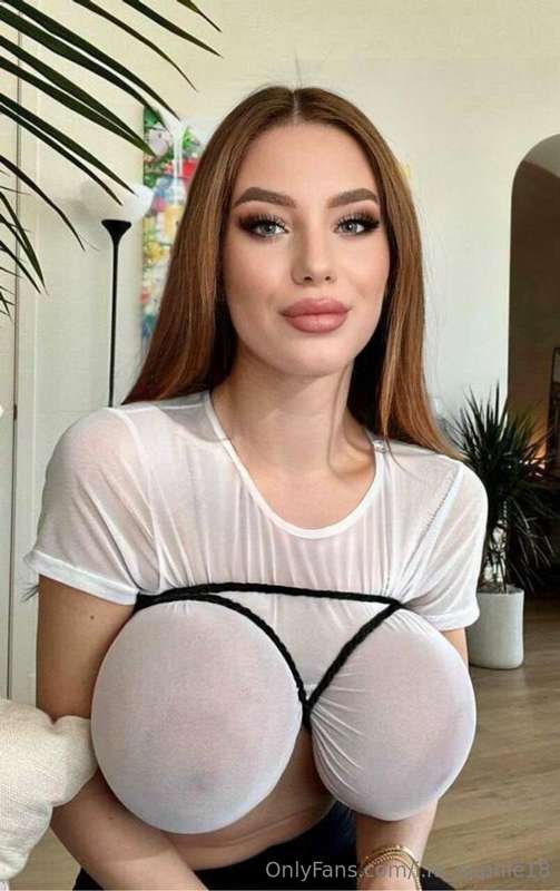 FREE SUBSCRIPTION Hey, I'm @cassiejuless, nice to mee you I ..