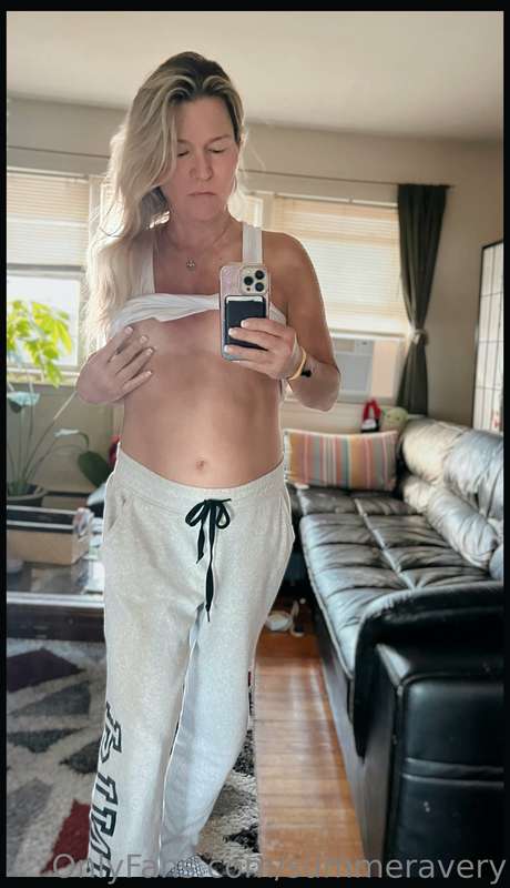 My wakeup look! would you have morning sex with me? 🍆 💕