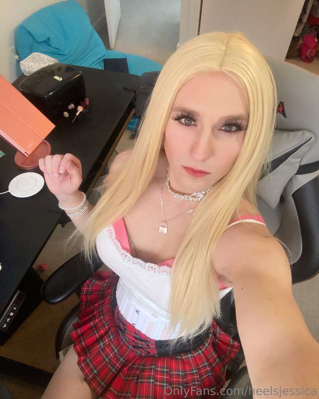 Schoolgirlie