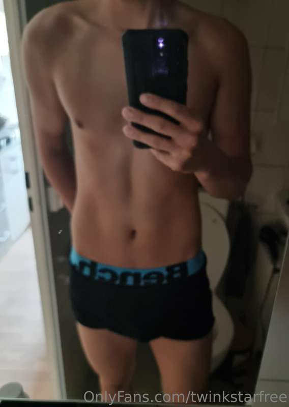 Just starting working out again 😜 after a little break. What..