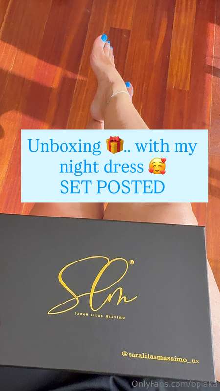 Unboxing 🎁…. with my night dress 🥰