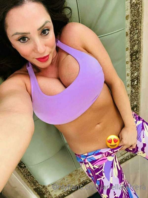 Foto 149 de Ariella Ferrera en Tocromo