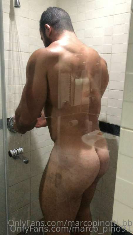 ❌SPY❌SHOWER❌🎬 Spied on! Saturday night,🚿 A friend secretly f..