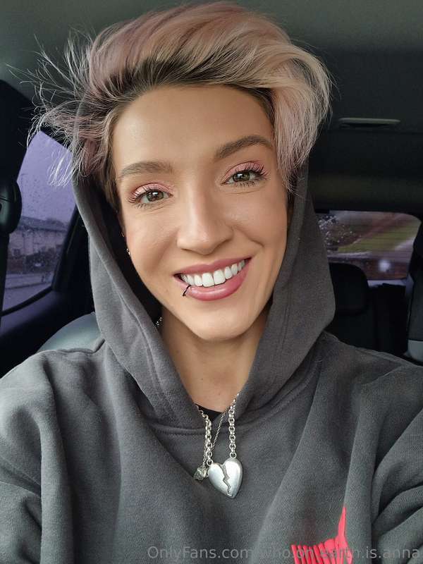 who.on.earth.is.anna