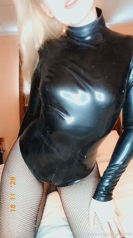 I have a few more pretty latex outfits that have never been ..