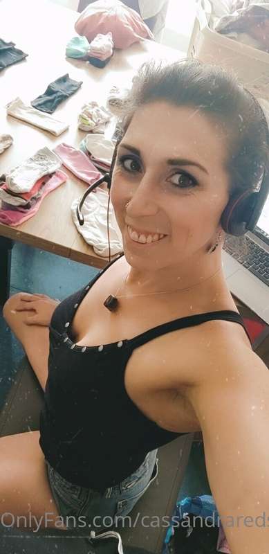 Laundry and work multi tasking queen