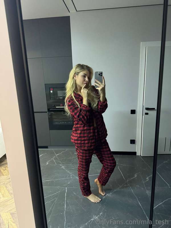 mia_tesh