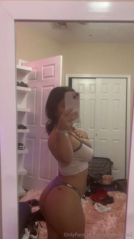 megbanksxo2