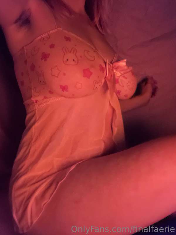 this set is soooo cute 🥺🥺🥺 it makes me want to cum 💕💕💕💕