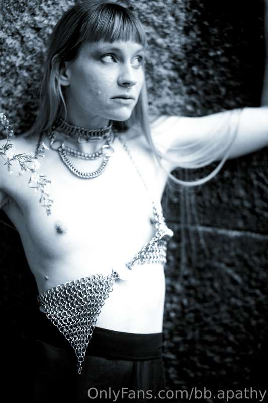 come closer..

// me shot by @EROTICoMPLEX