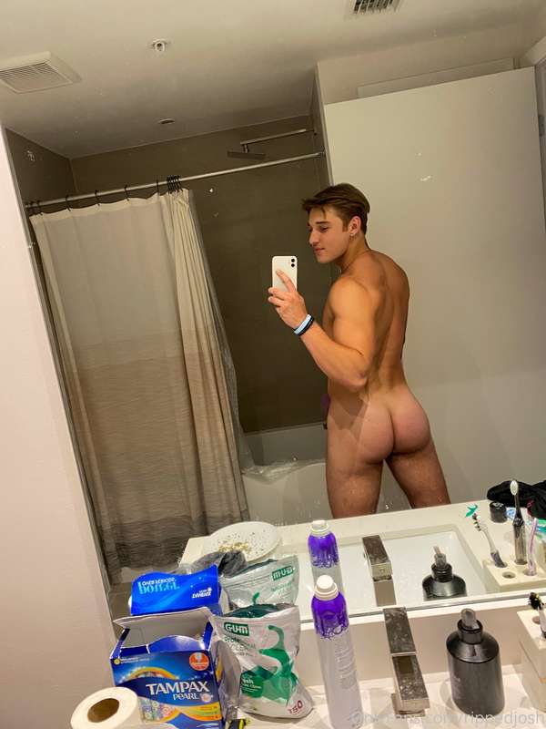Goodnight 😈🙈 New Post and Video Dropping tomorrow😏