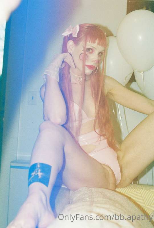 🎈when you take me home after the circus 🎈

//35mm shot by @k..