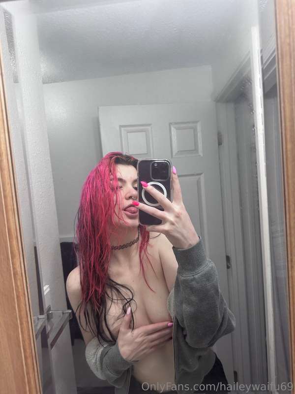It’s shower o’clock 🚿⏱️  time to test out the flirty  water ..