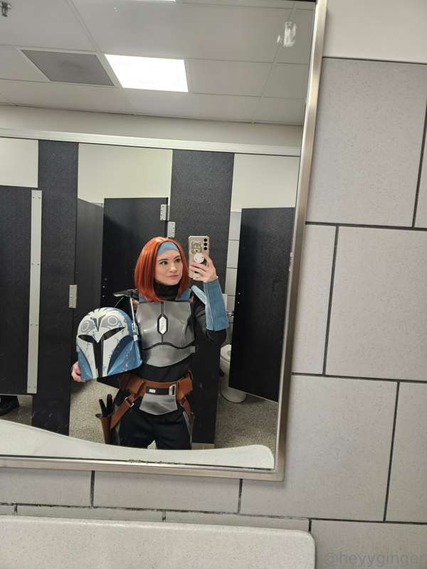Posting this late but wanted to show off my Halloween costum..