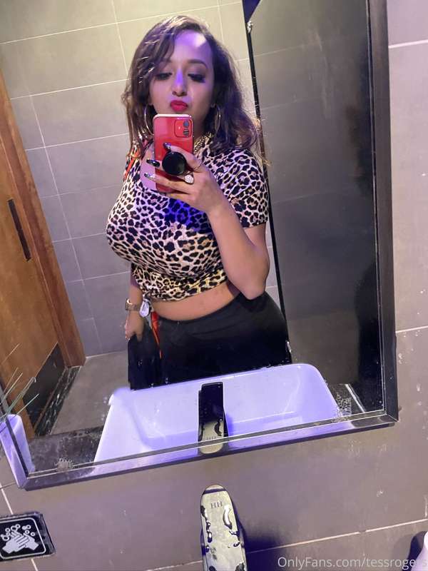 Last night’s dinner outfit! Message me to see what was under..