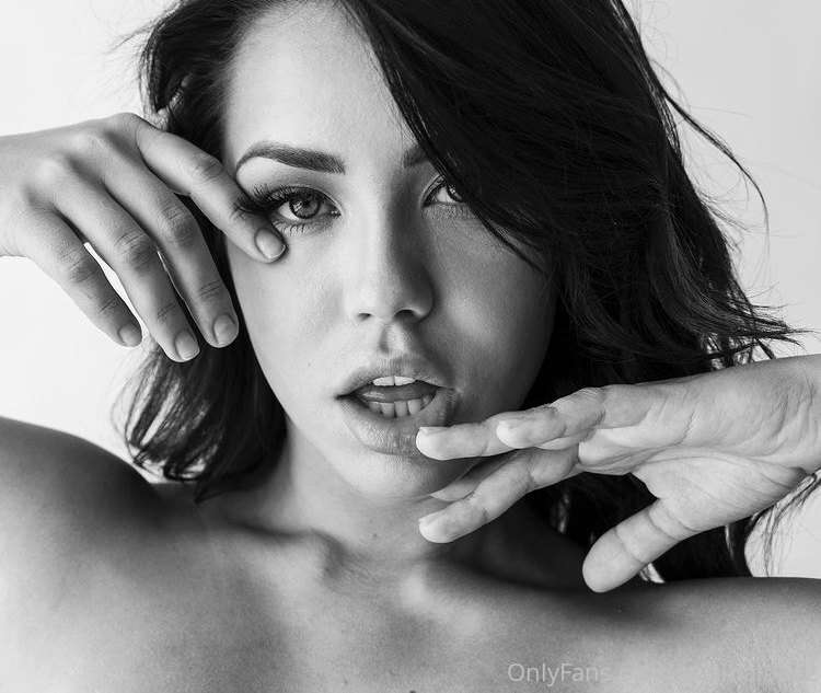 Photo 104 de Alina Lopez sur Tocromo
