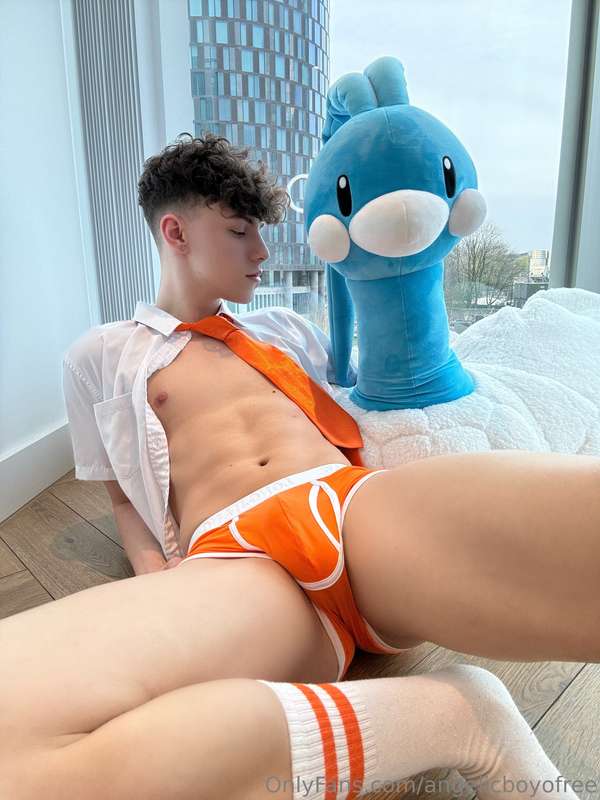 VS Pokemon trainer Kieran ! more pics on main x