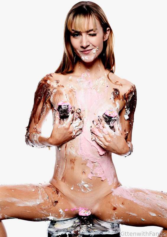kittenwithfangs image #1
