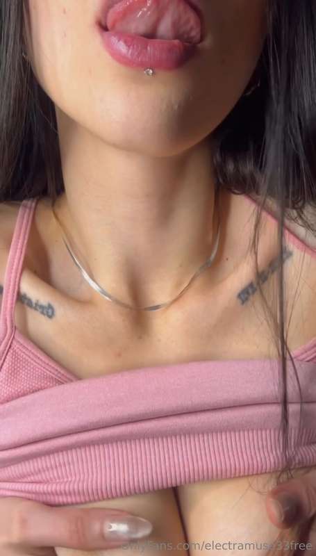 Que me bese el cuello 🤤