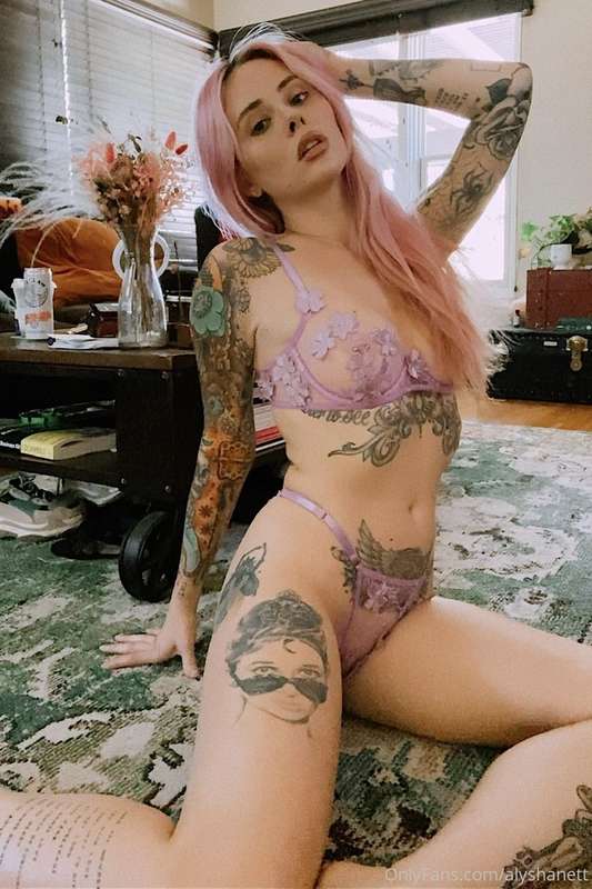 I kinda miss my pink hair... 😈