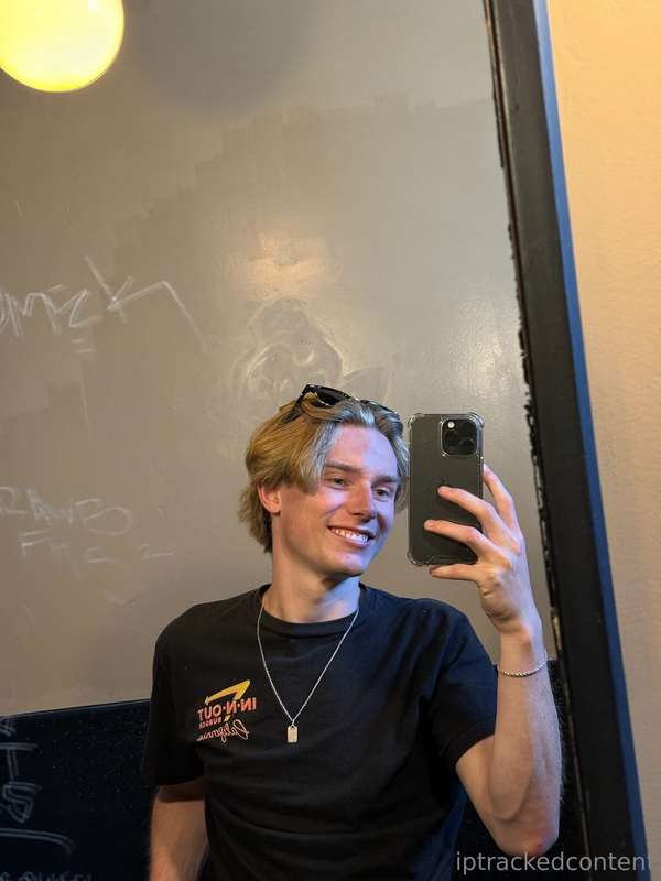 cum wipe the smirk off my face 😏💋