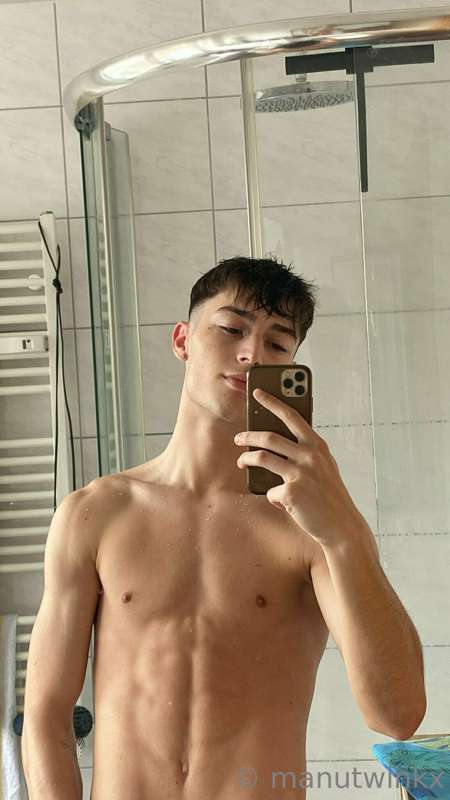 some of you noticed it already 😊 my 18y/o real life friend @..