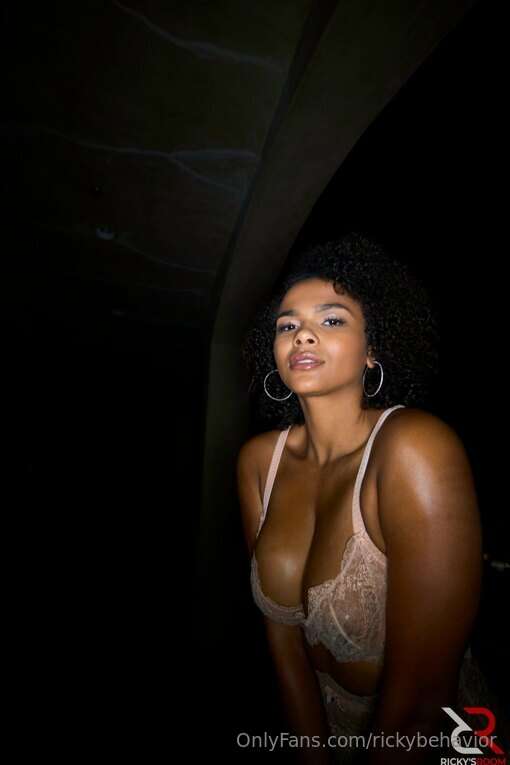 I BROUGHT THIS GORGEOUS DANCER BACK TO MINE AND DAMN THE MOV..