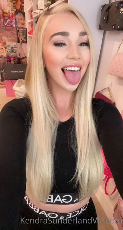 Photo 92 of Kendra Sunderland on Tocromo