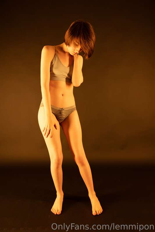 hi, u wanna do stuff to this cute body, don't you?