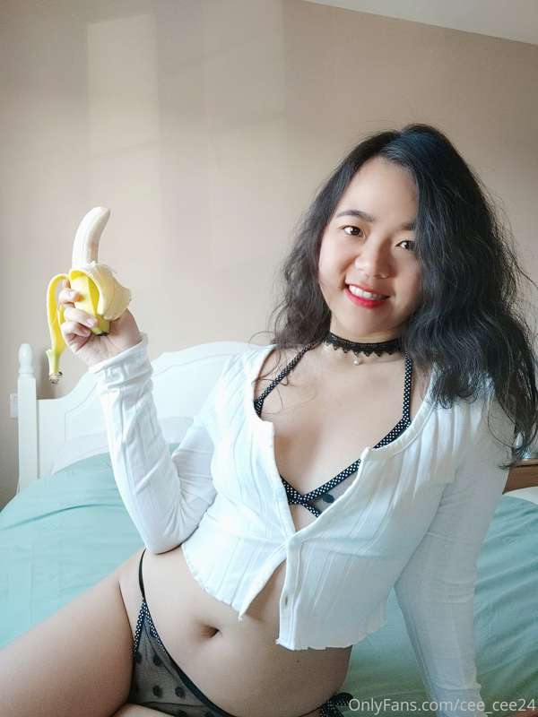 Wanna play a game? 
If your dick is smaller than this banana..