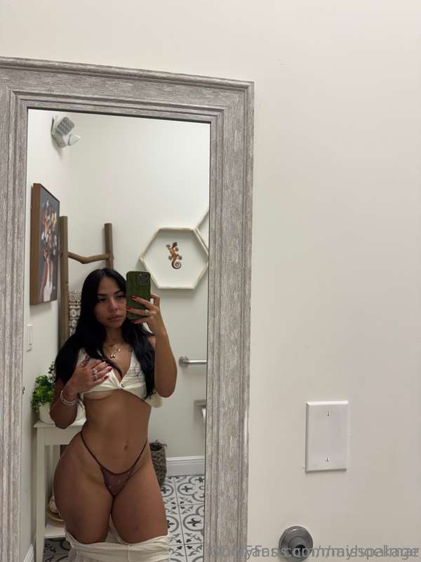 Want to see a real baddie in her favorite positions? 🤤 @miss..