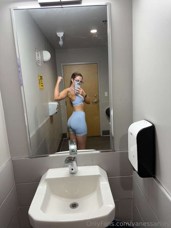 Feeling ripped 😬🩵