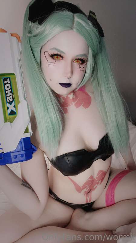 i forgot halfway in these photos the cybertech pls don't cal..