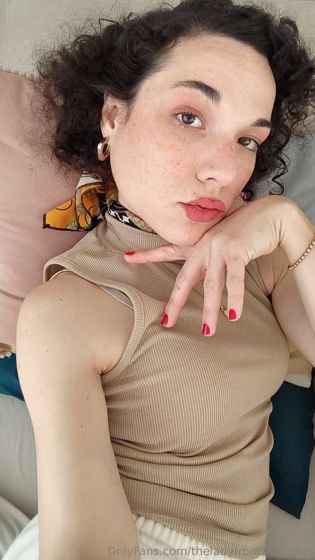  I'm looking for a boyfriend! Apply to DM 💌 I need to pay my..