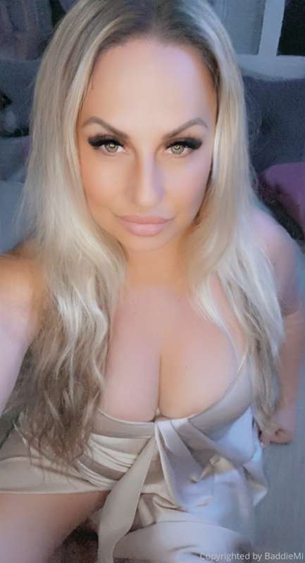 Moaning your name with every stroke 👅