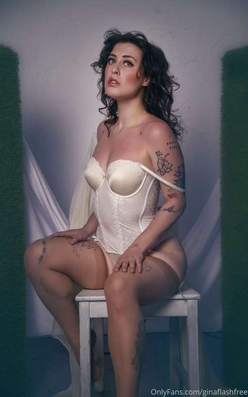Last day of my 50% promo on my paying page @ginaflash, dont ..