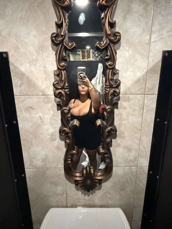 Oops… did I make you stare again? 😘