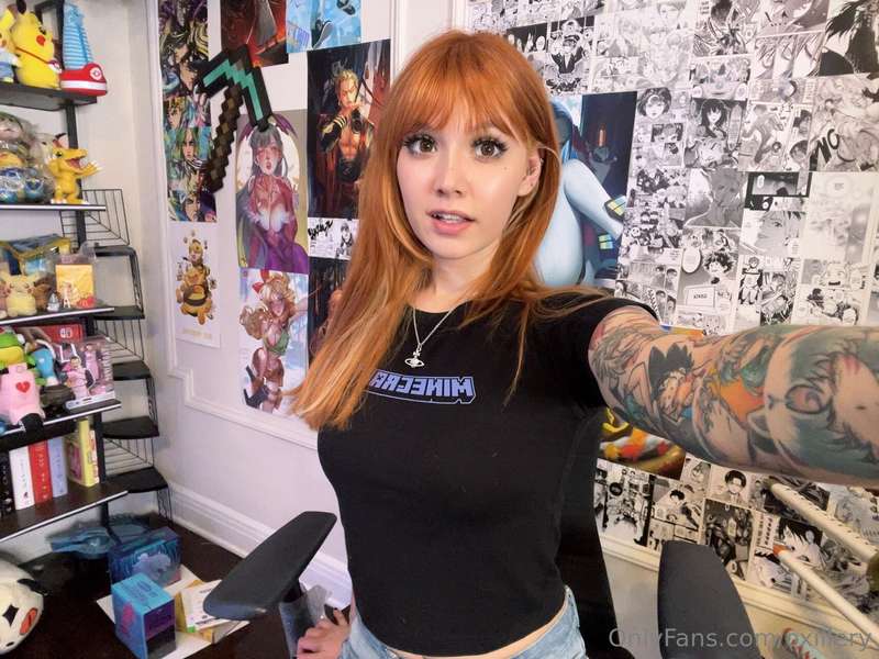 hiii chat :3 shooting lots of new sexi content this week!