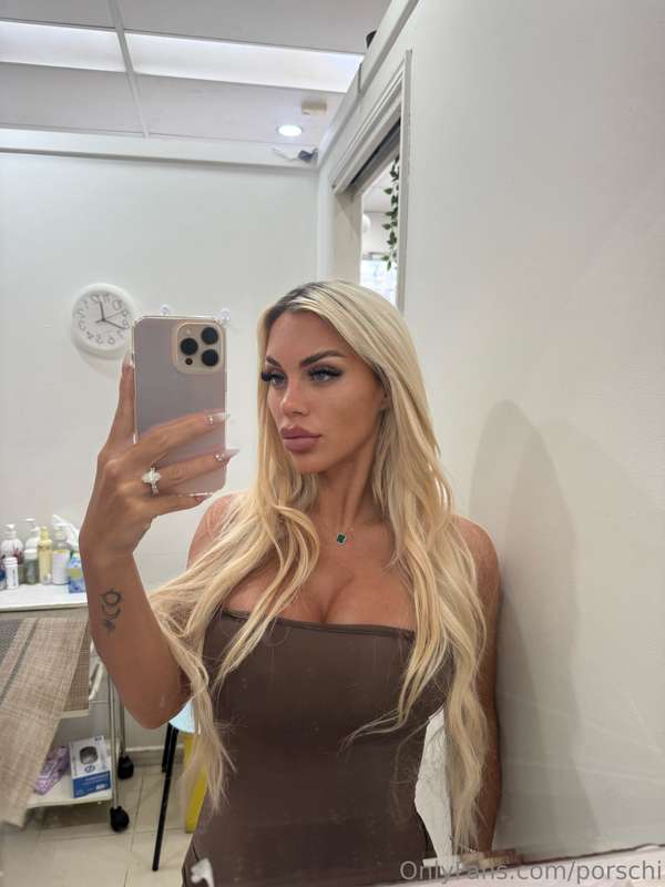 Ready to see something fun? 😘💋