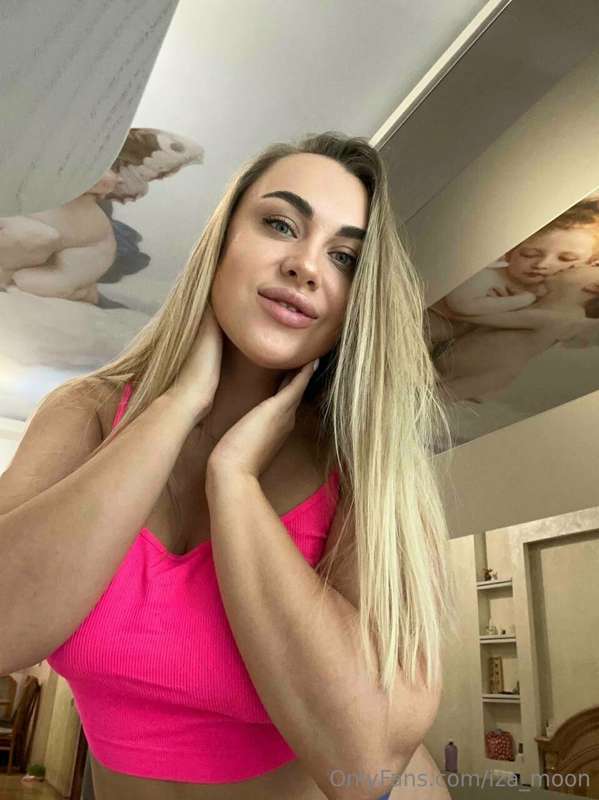iza_moon