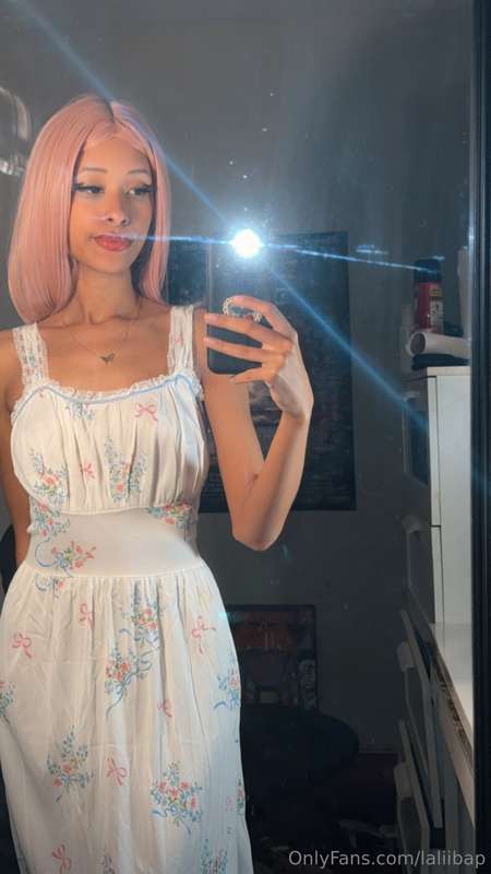 bought a vintage night gown and now i can't help but flash u..