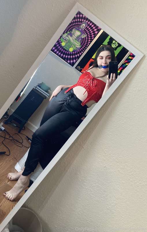 kingofthehoes image #0