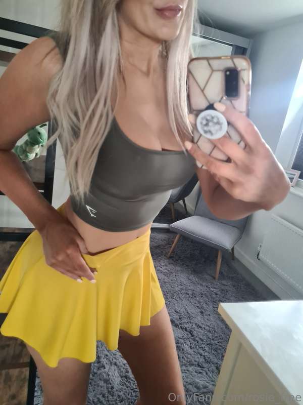 Live on camChaturbate.com/english_rose__/ 🧡🧡🧡