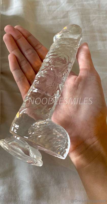 NEW Video!✨
Breaking In My Clear Dildo🤍
(*Solo - 4:30)* $45
..